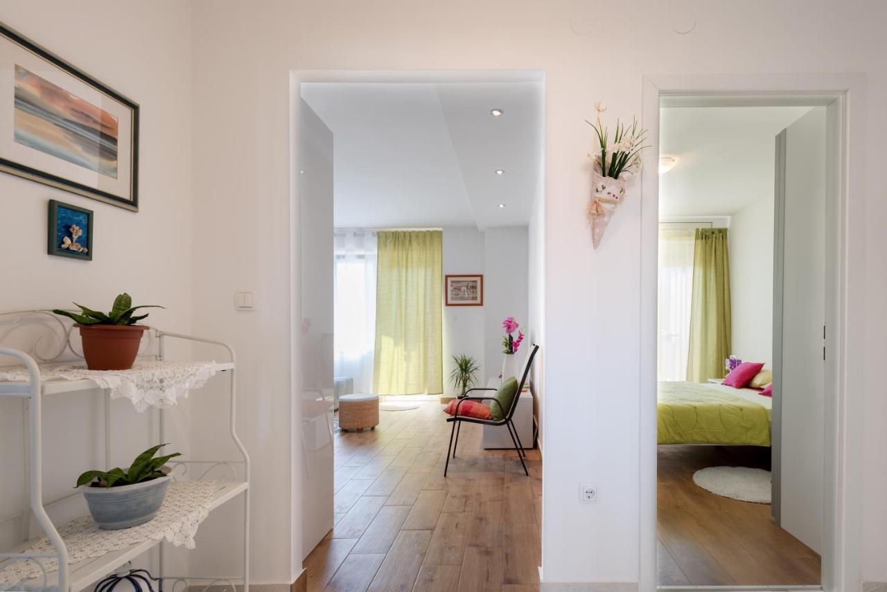 Sun & Salt Apartment